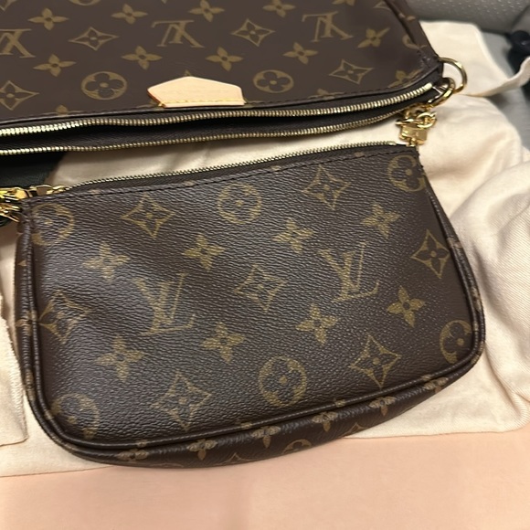 Louis Vuitton Multi Pochette Accessoires never worn. In box. Genuine - Picture 9 of 12